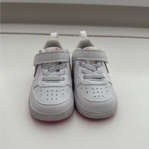 Nike Court Borough low Size 4c